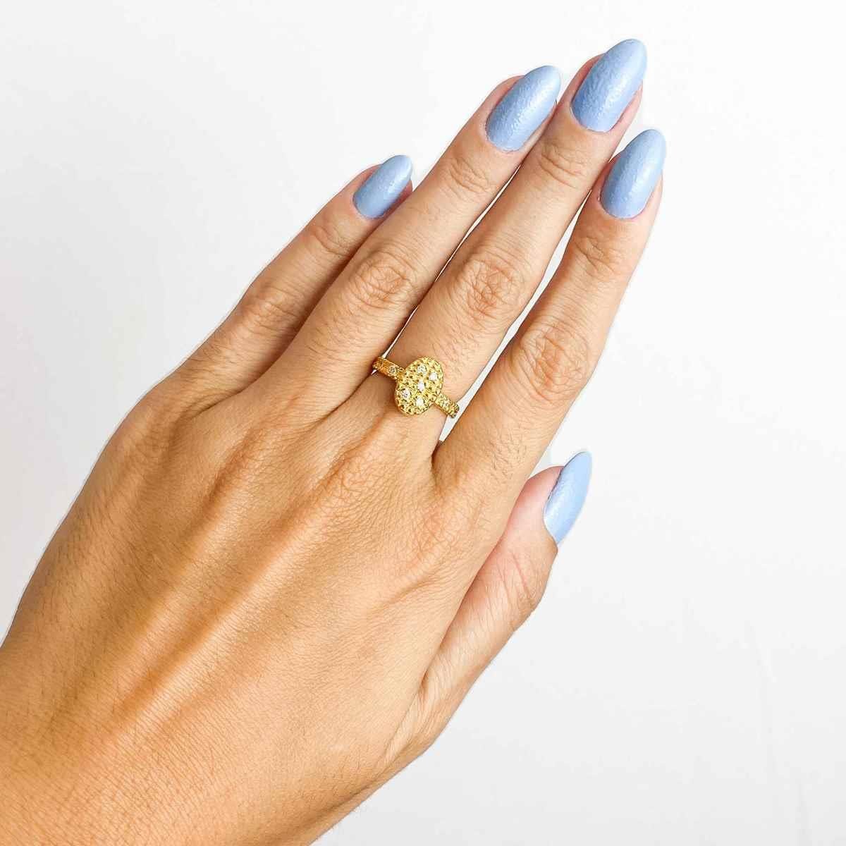 Anel Oval Diamantado com Zircônia Folheado a Ouro