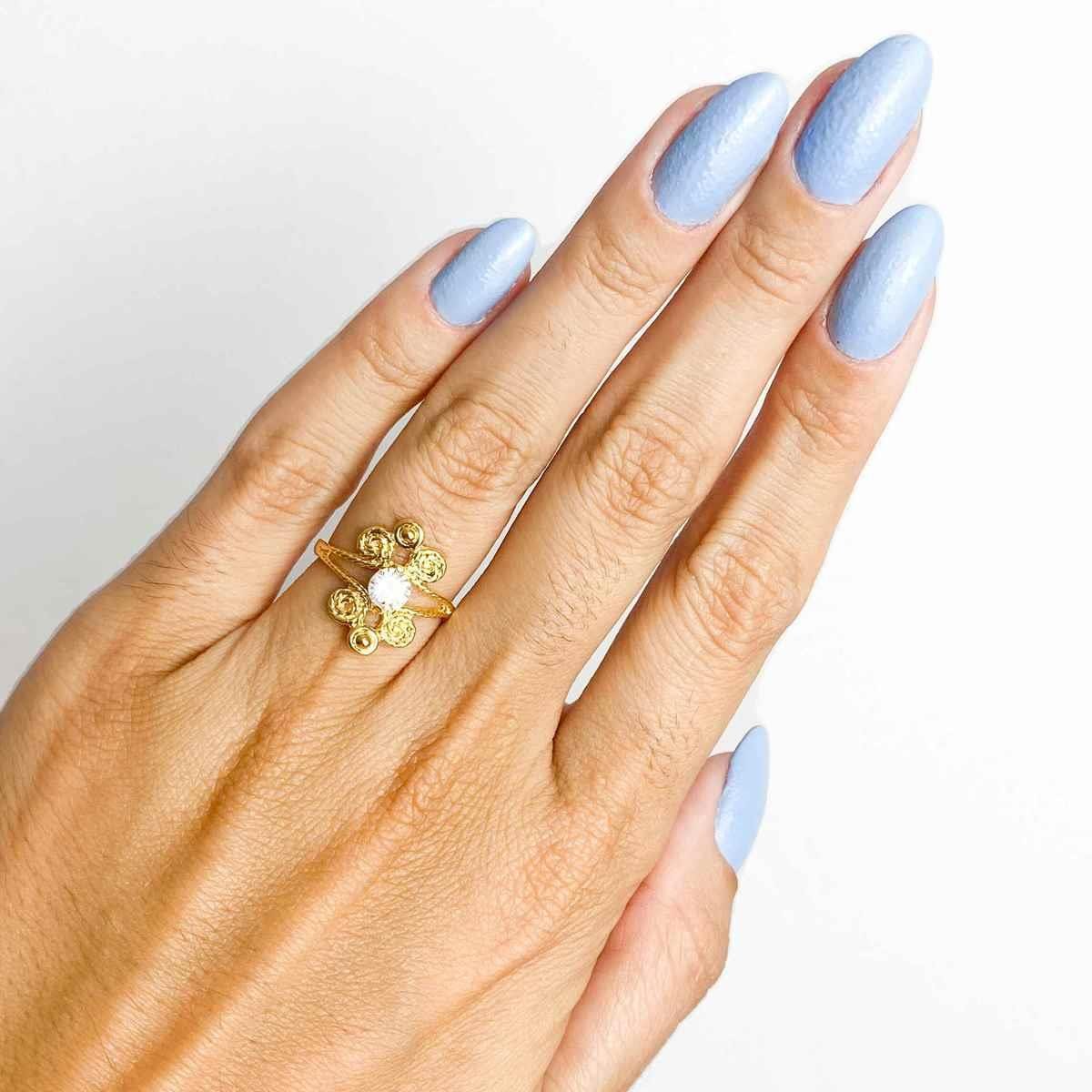 Anel Diamantado de Flor com Zircônia Folheado a Ouro