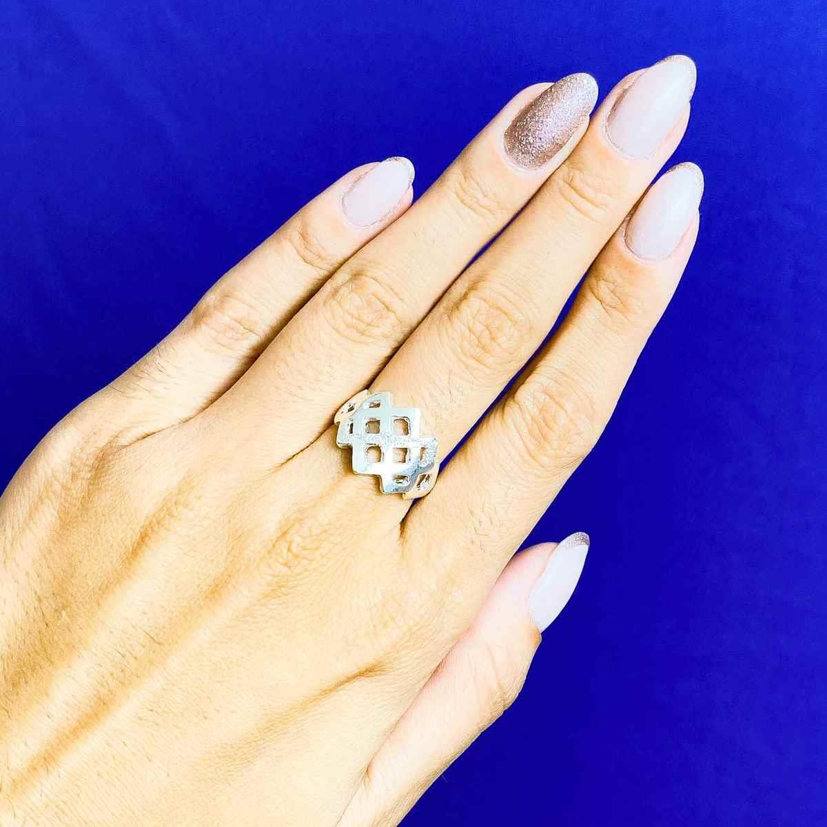 Anel Vazado Detalhado Folheado a Prata