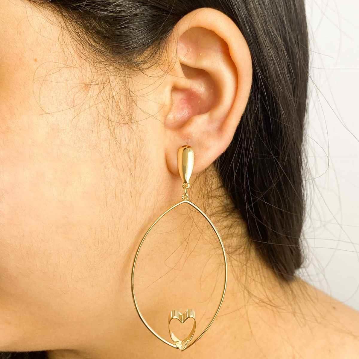 Brinco Base Gota com Coração Folheado a Ouro