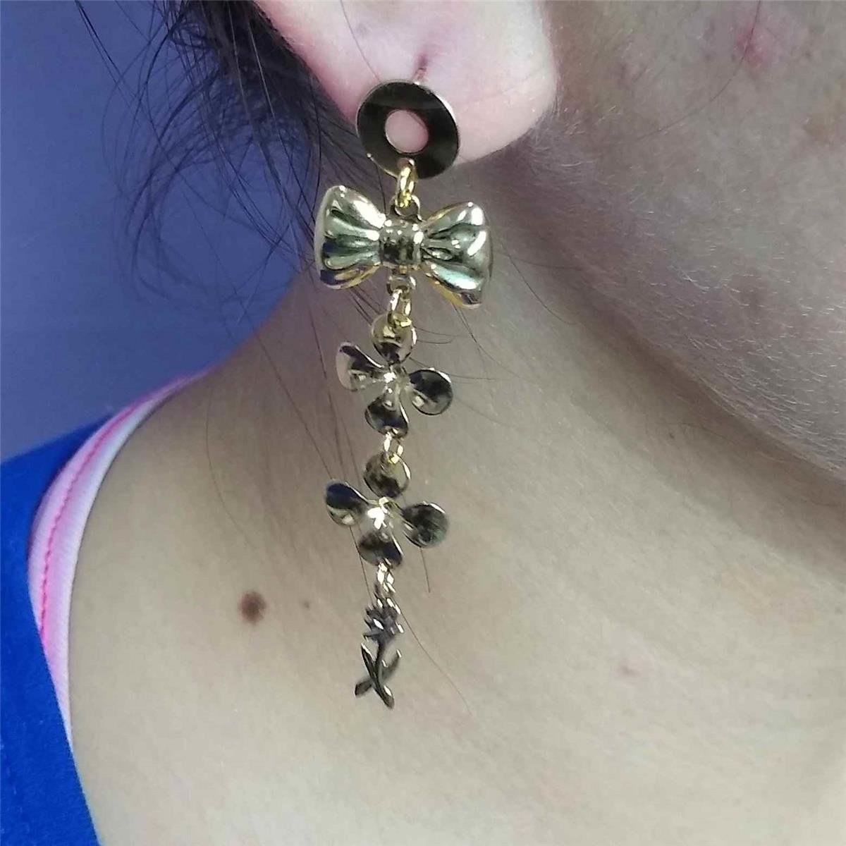 Brinco de Lacinho com Flores Folheado a Ouro