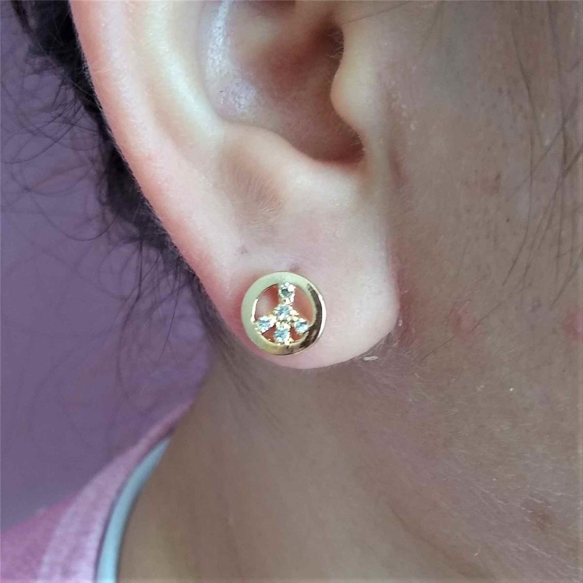 Brinco Pequeno Símbolo da Paz com Strass Folheado a Ouro