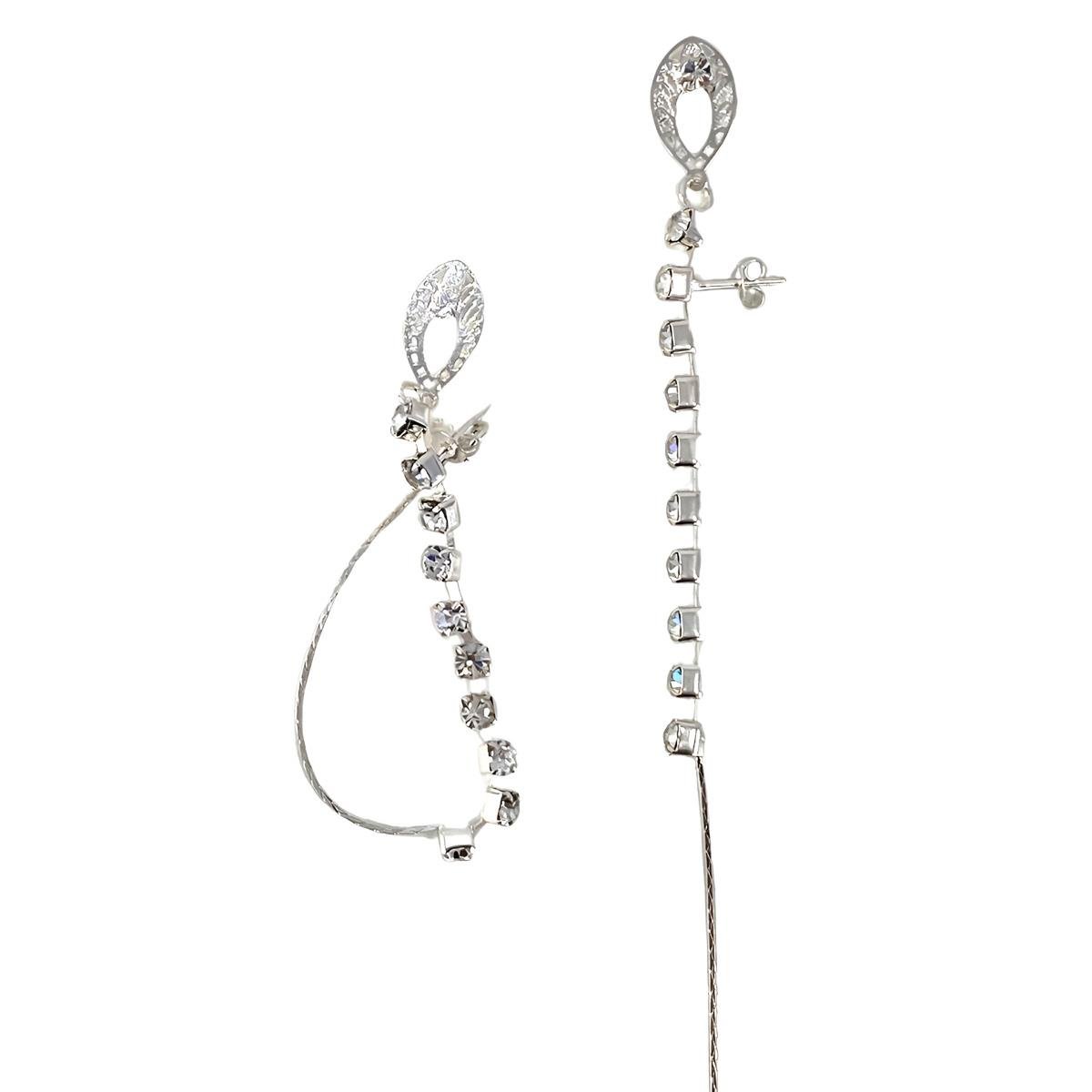 BRINCO BANHADO A PRATA DE GOTA E CORRENTES COM ZIRCÔNIAS