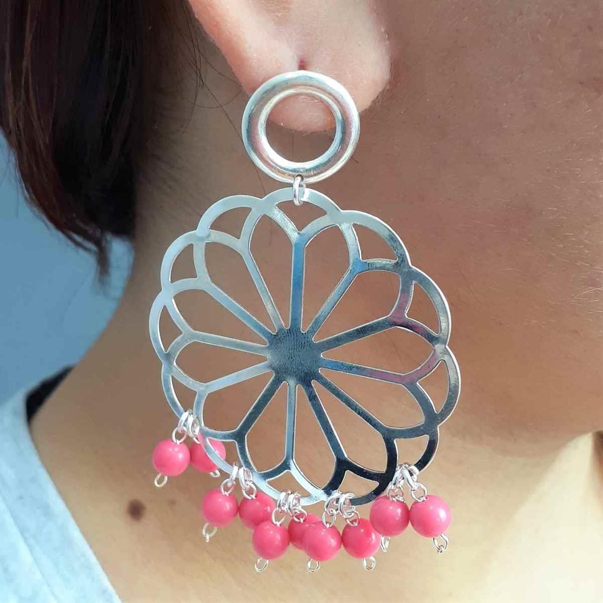 Brinco de Mandala com Miçangas Cores Folheado a Prata