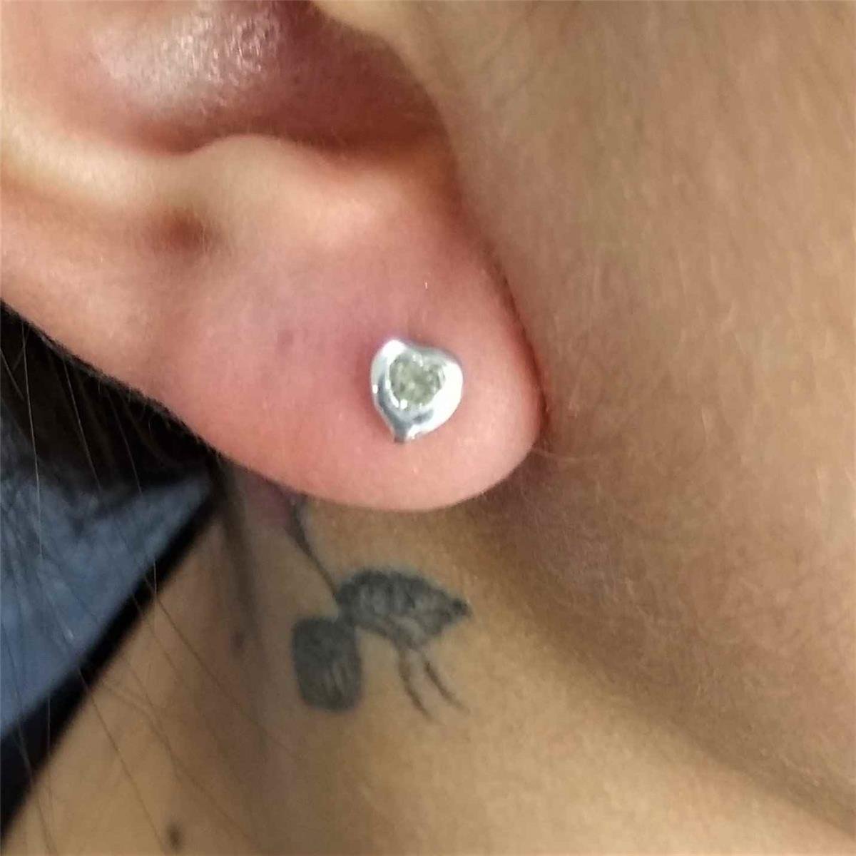 Brinco de Coração com Strass Folheado a Prata