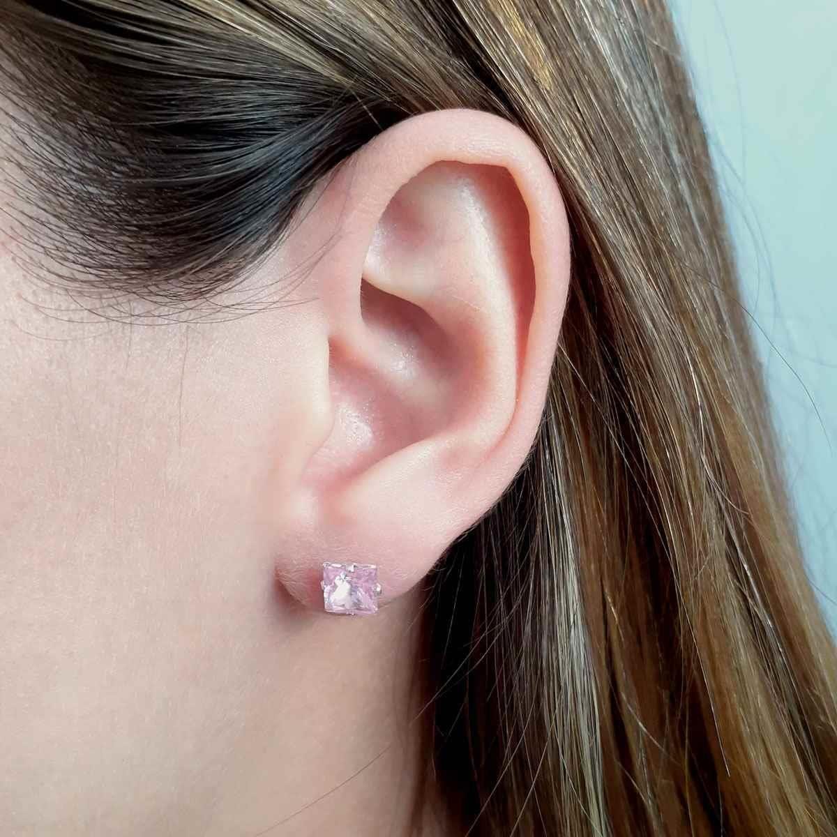 Brinco de Prata Quadrado Ponto de Luz 6mm