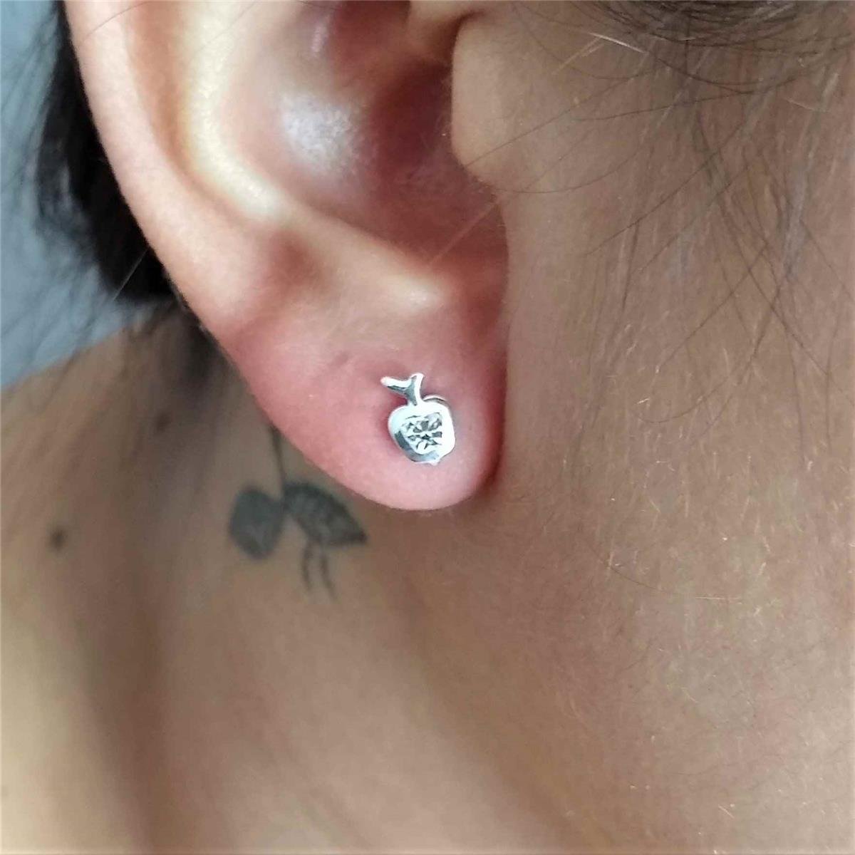 Brinco de Maçãzinha com Strass Folheado a Prata