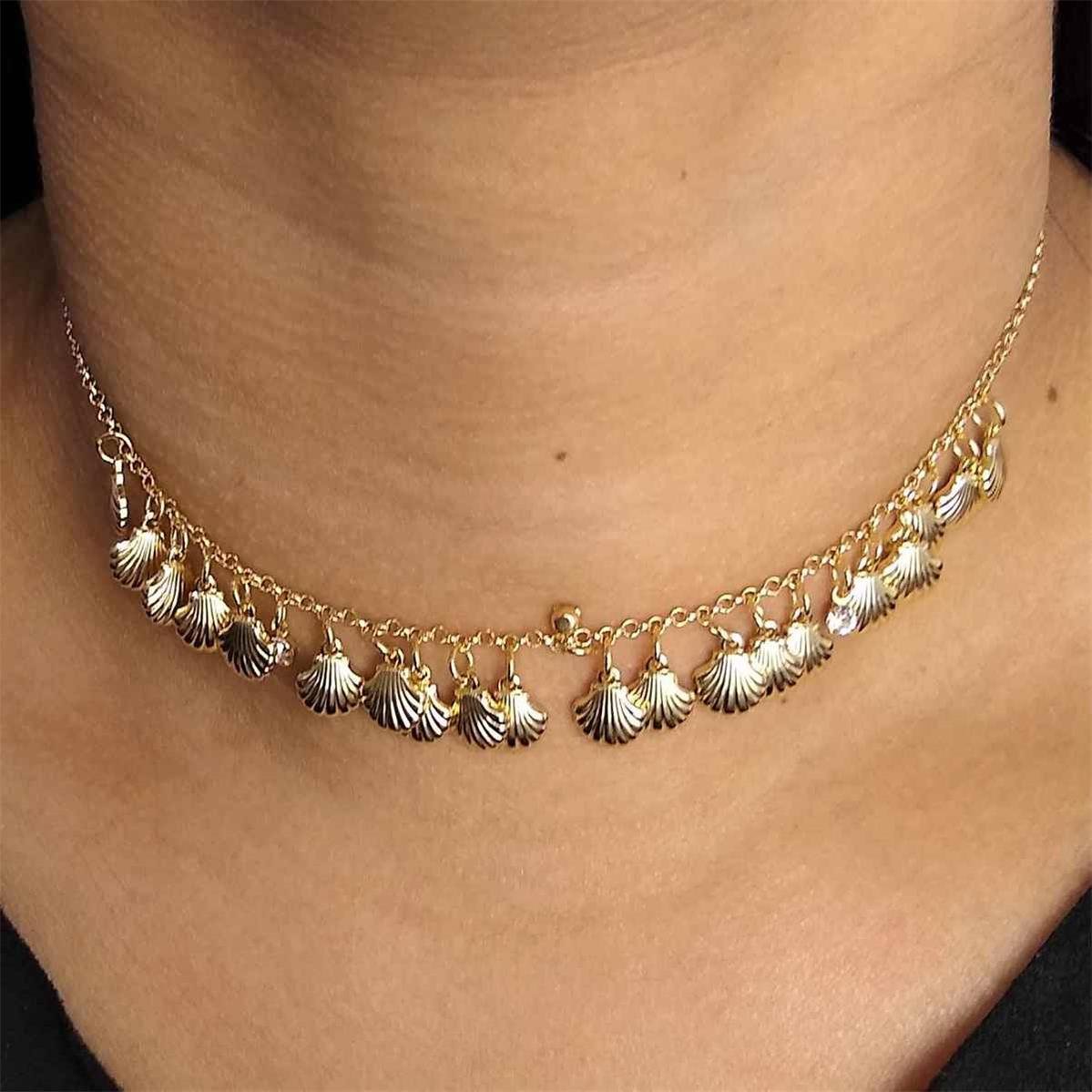 Choker Elo Português com Conchinhas e Strass Folheado a Ouro