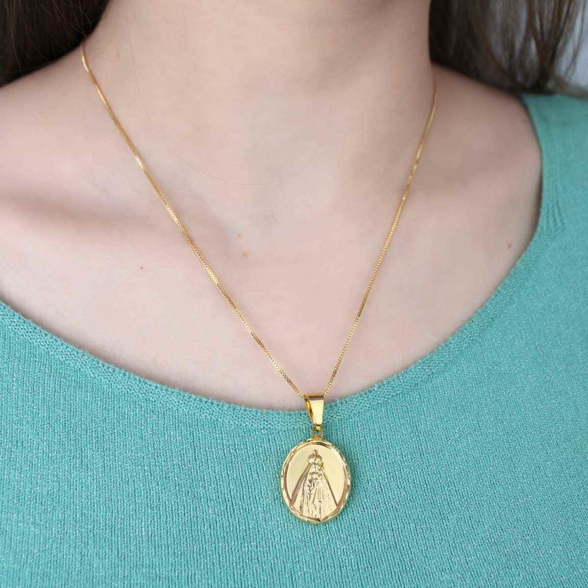 Gargantilha com Pingente Oval Nossa Senhora Folheado a Ouro