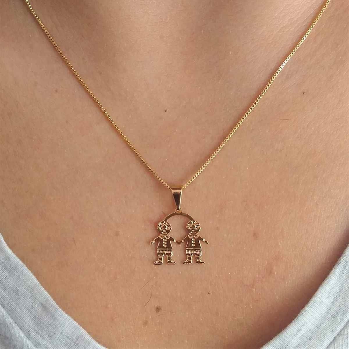 Pingente Dois Meninos Folheado a Ouro