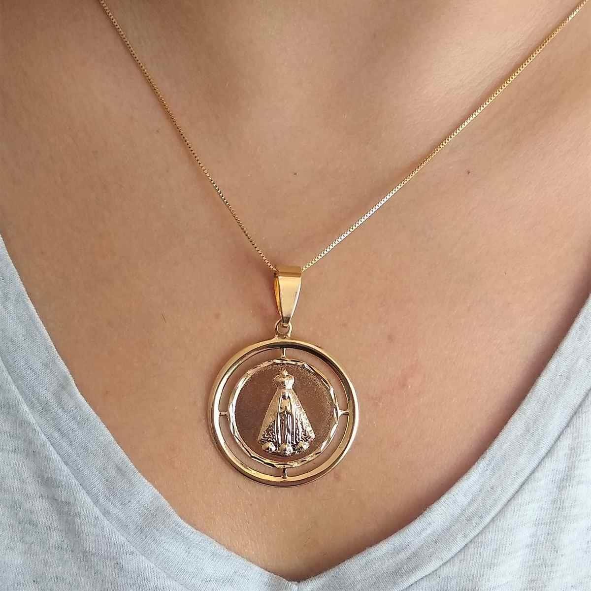 Pingente Medalha Vazada de Nossa Senhora Folheado a Ouro