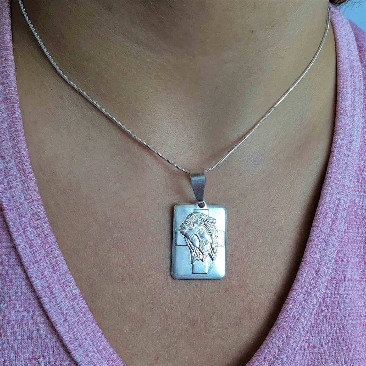Pingente Medalha com Imagem de Jesus Folheado a Prata