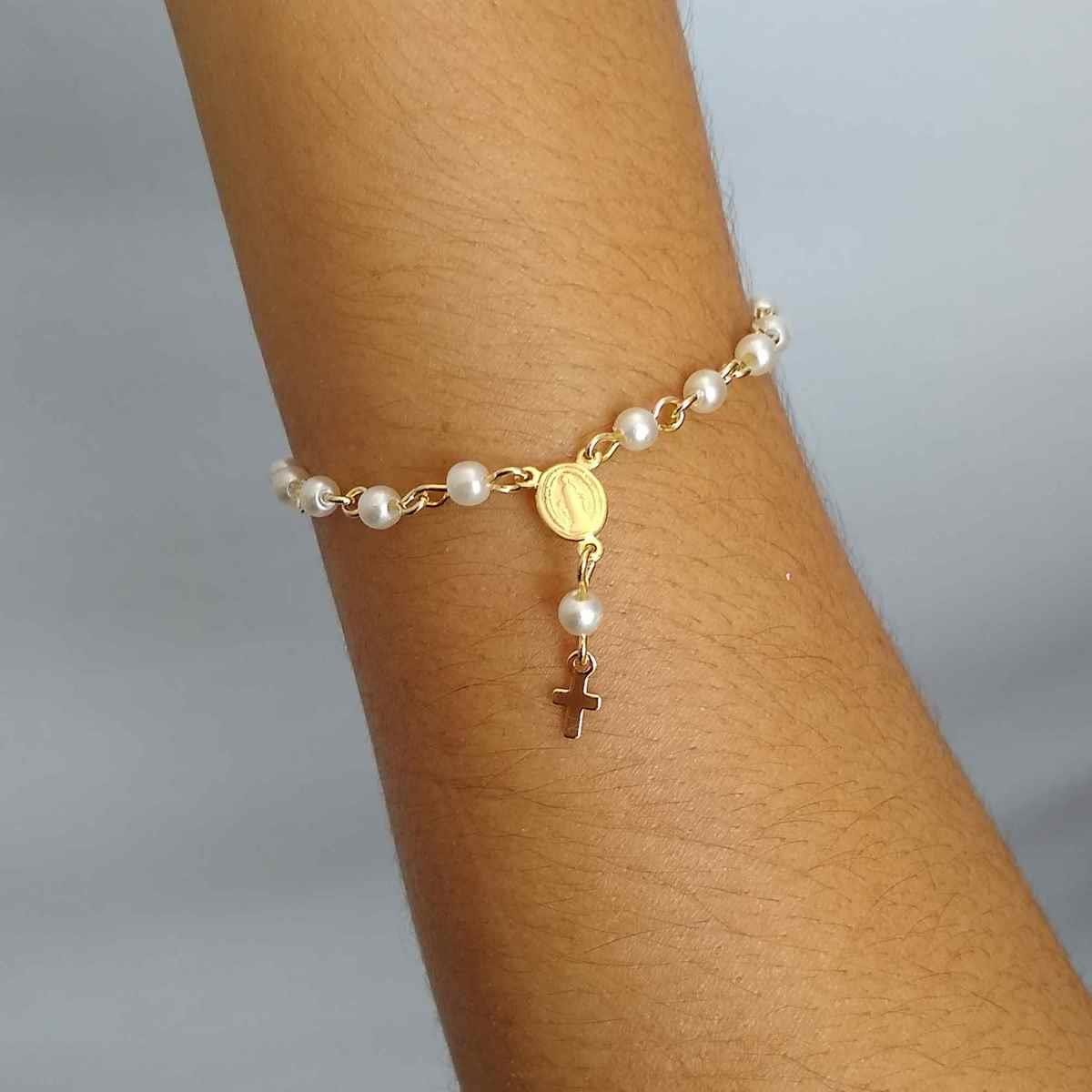 Pulseira Terço com Pérolas Folheado a Ouro