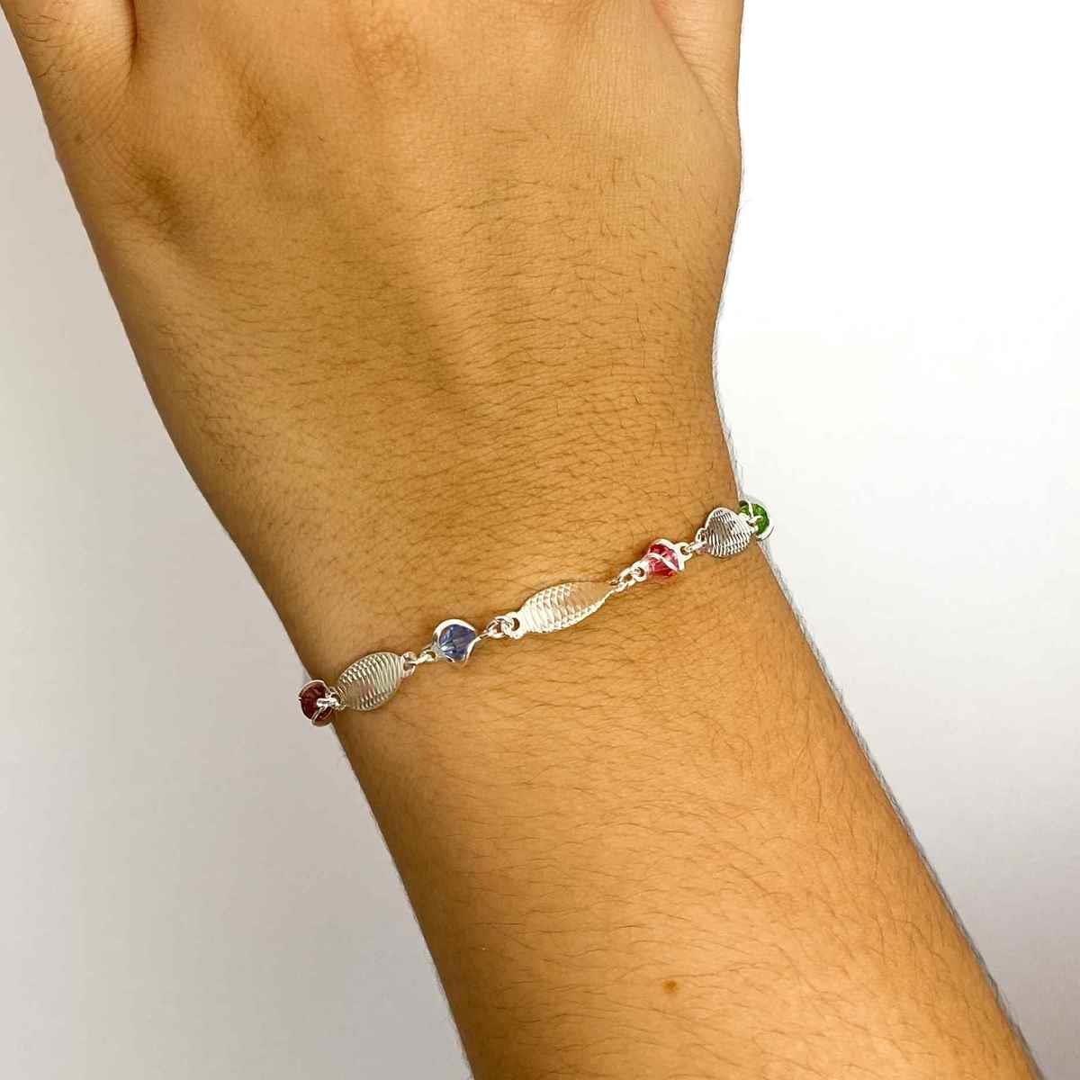 Pulseira com Chapinha Diamantada e Pedras Folheado a Prata