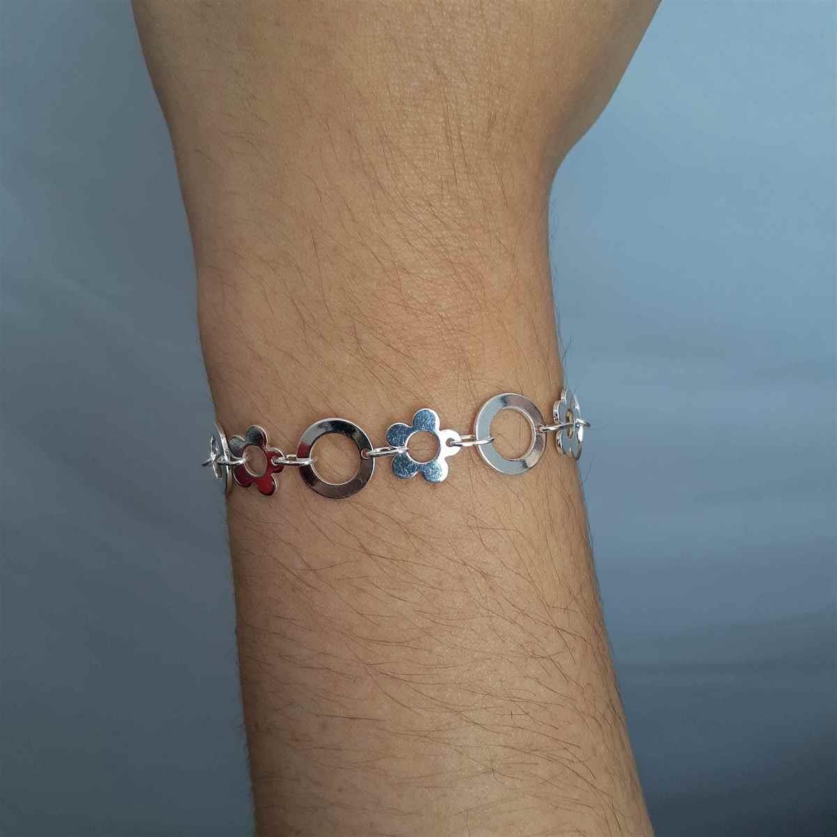 Pulseira de Círculo e Flor Folheado a Prata