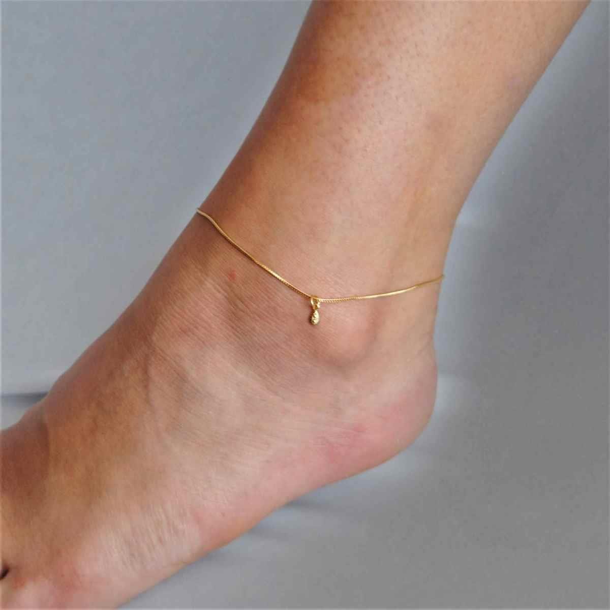 Tornozeleira Veneziana com Gota Detalhada Folheado a Ouro