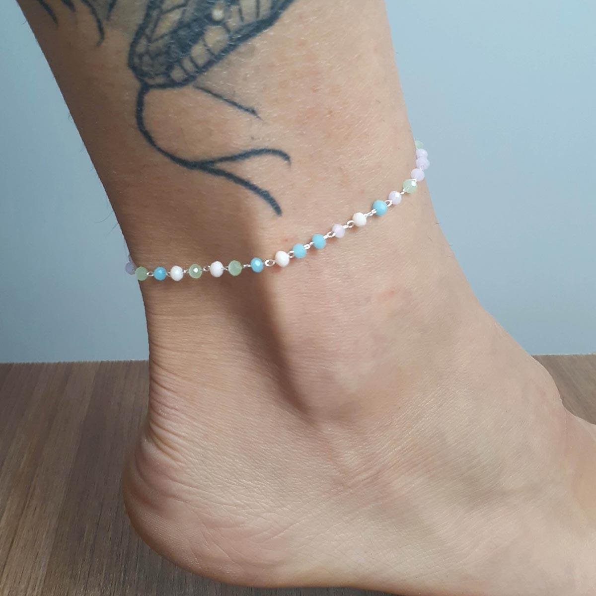 Tornozeleira com Miçangas Coloridas Folheado a Prata